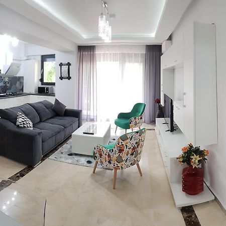 Marble Luxury Apartments Mamaia Ngoại thất bức ảnh
