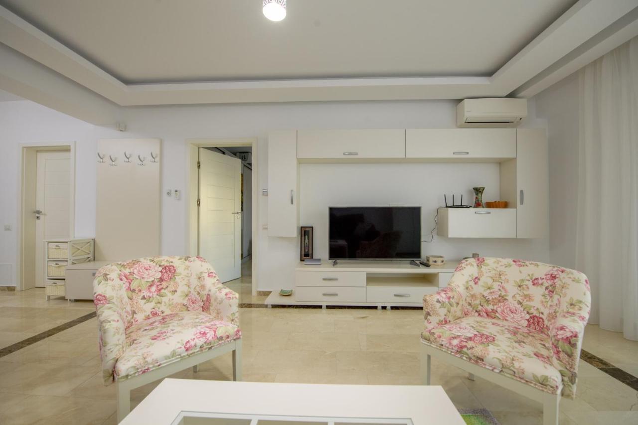 Marble Luxury Apartments Mamaia Ngoại thất bức ảnh